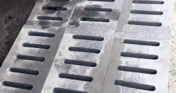 大连 芝麻灰石材沟盖板