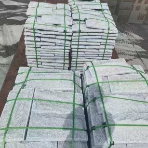 大连 芝麻白蘑菇石装车出货