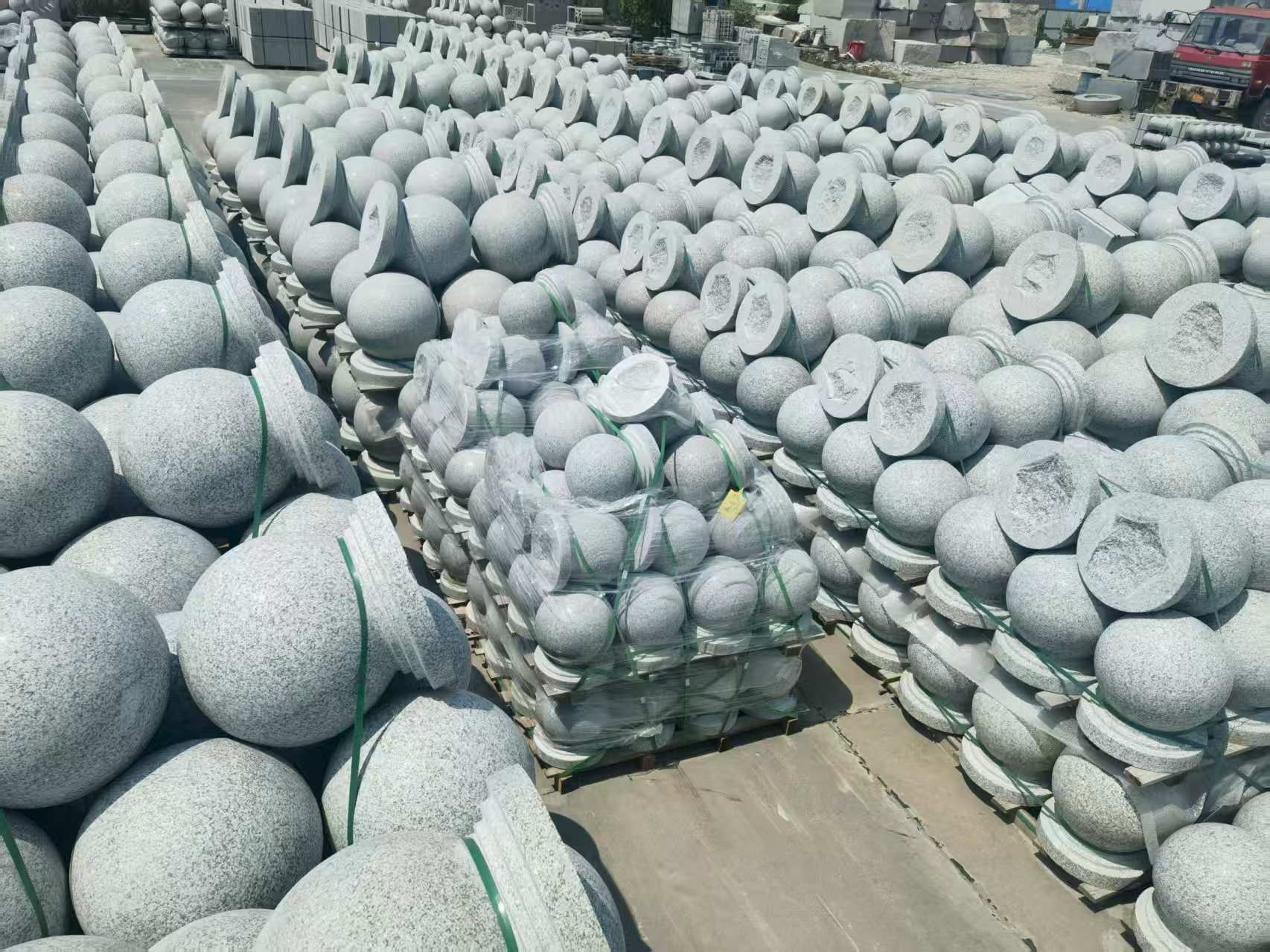 大连 花岗岩实心圆球，石球，挡车球，挡车石，车止石，路障石。
