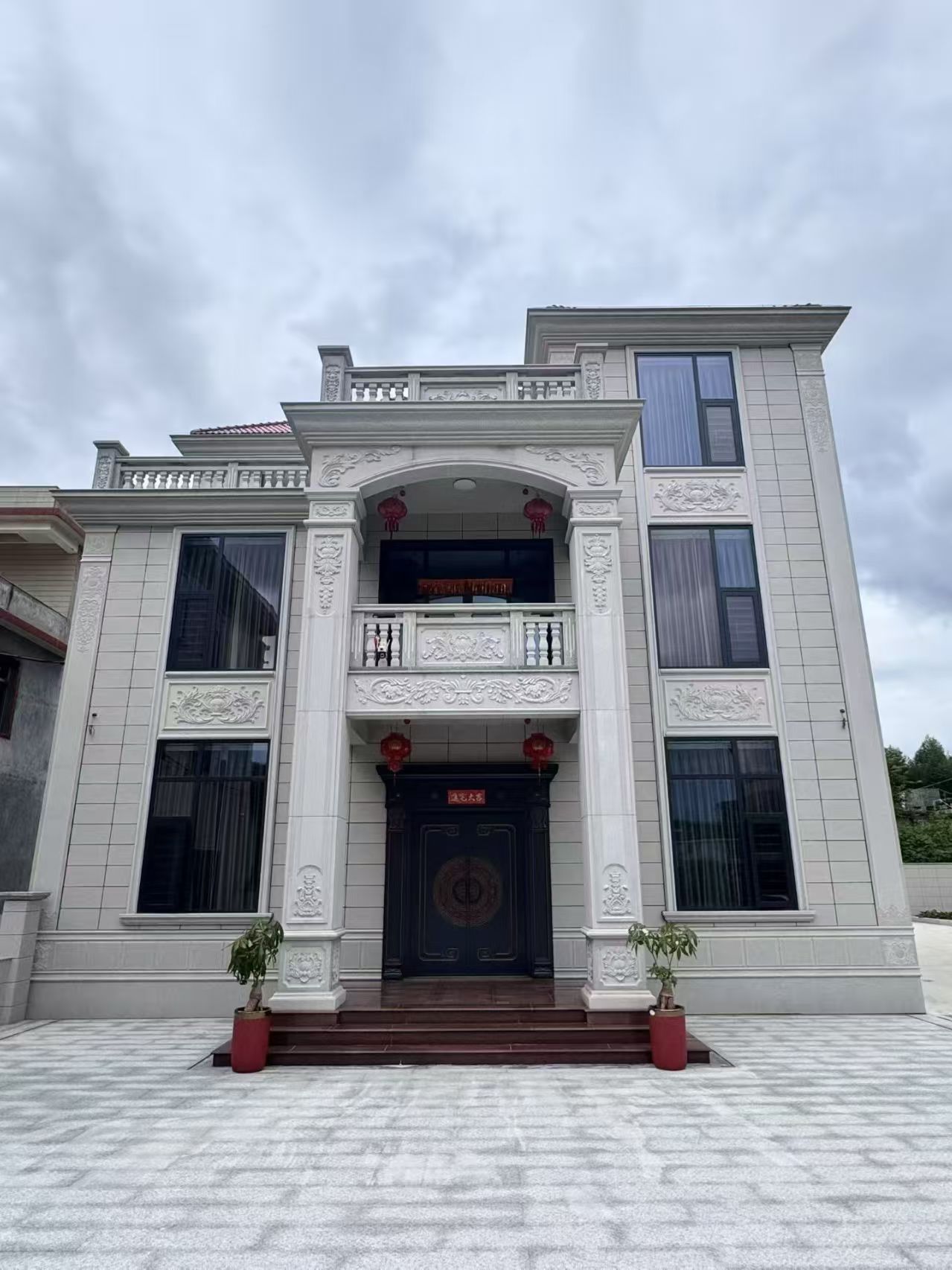 大连 芝麻白石材别墅干挂案例展示