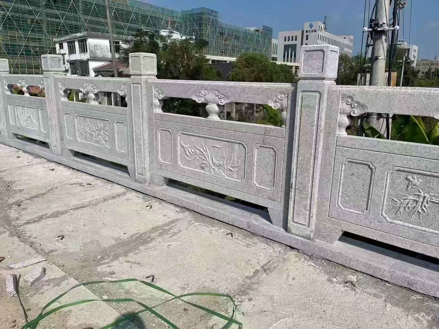 大连 芝麻白栏杆