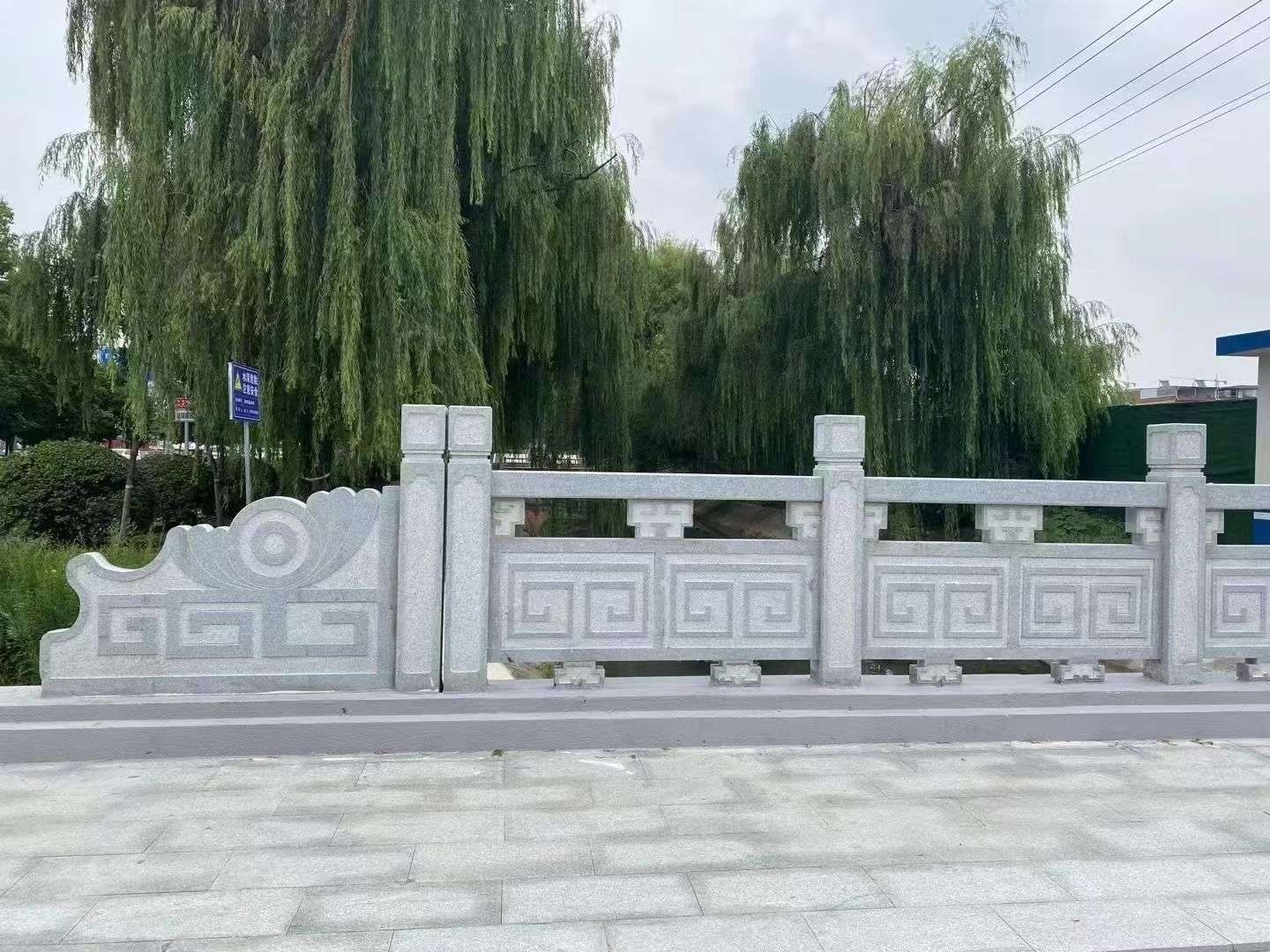 大连 芝麻灰桥栏杆、河道栏杆安装效果