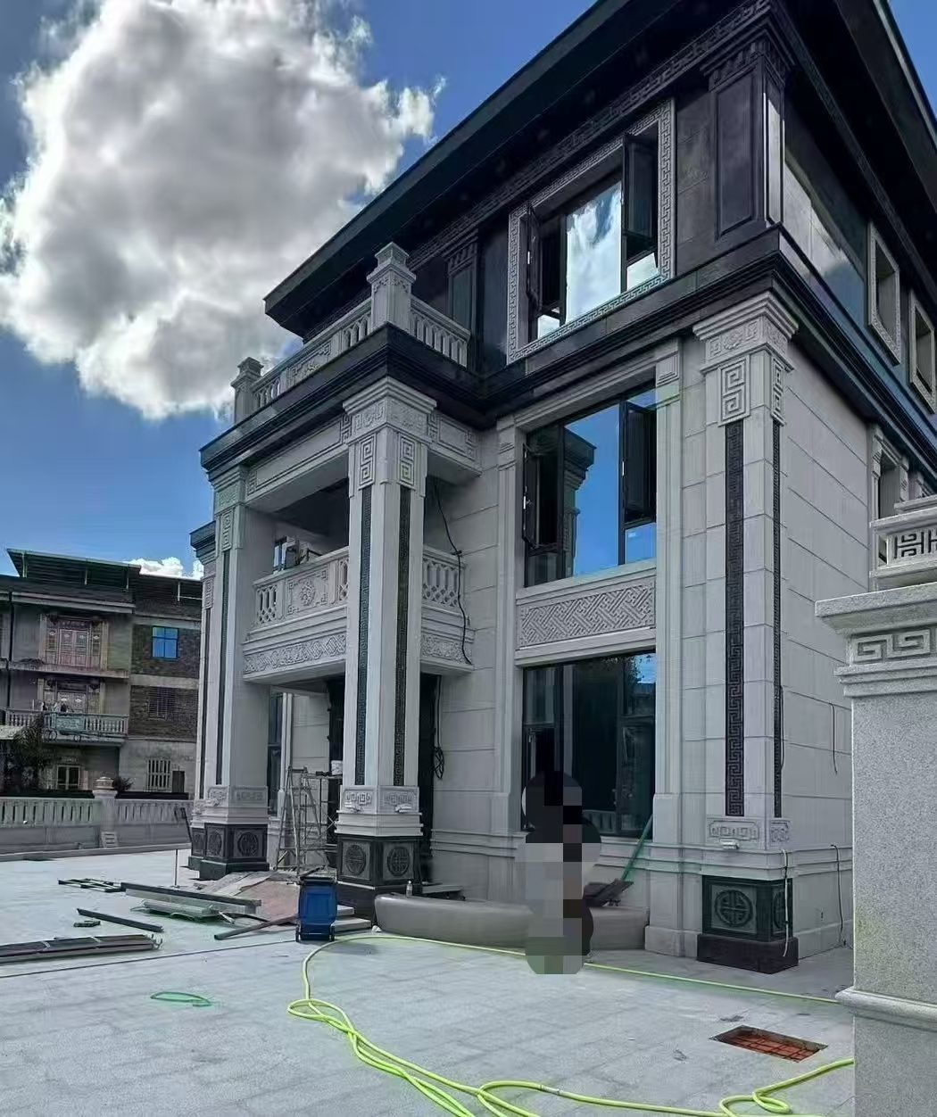 大连 别墅干挂，芝麻白与芝麻黑完美配合