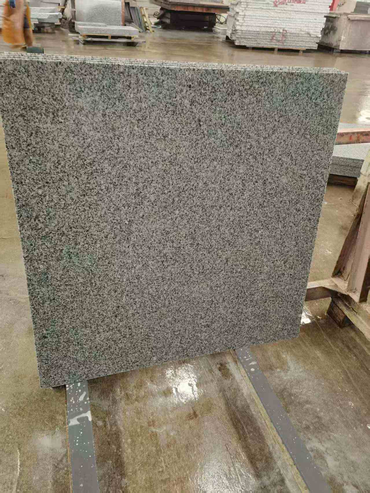 大连 芝麻白光面900*900，高地铁标准