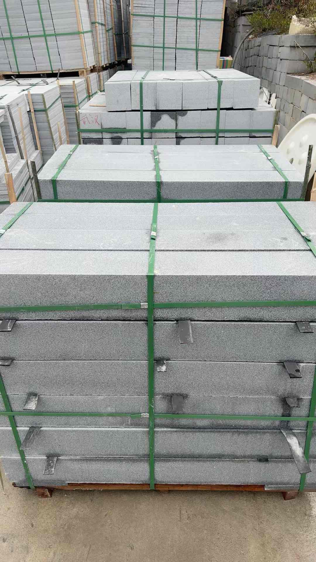 大连 芝麻灰机切面栏杆