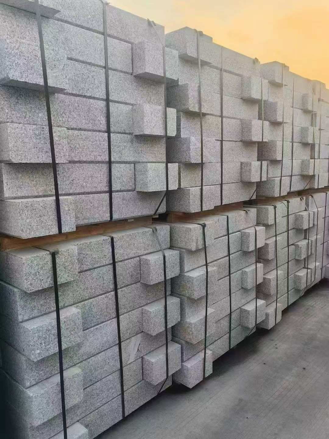 大连 芝麻白路沿石